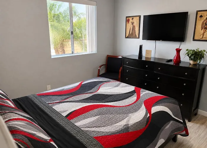 Riverfront Ruby Red With Private Dock & View
