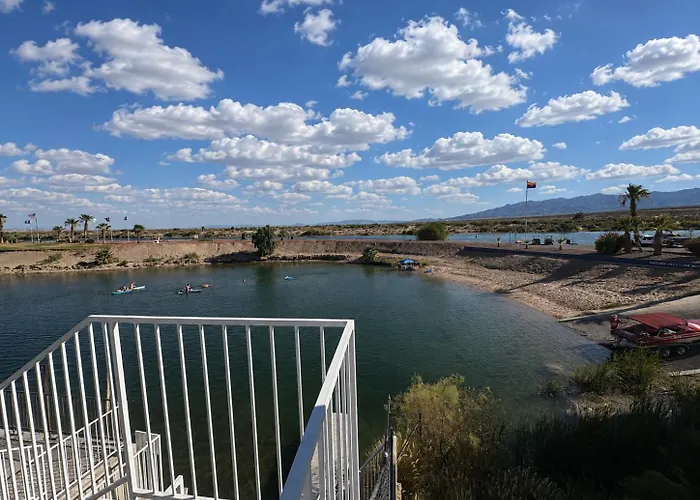 Riverfront Ruby Red With Private Dock & View * Bullhead City