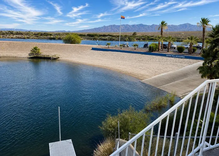 Riverfront Ruby Red With Private Dock & View * Bullhead City