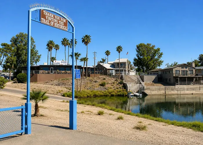 Riverfront Ruby Red With Private Dock & View